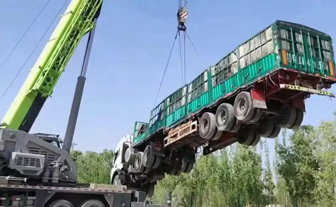 太仆寺旗道路脱困救援案例